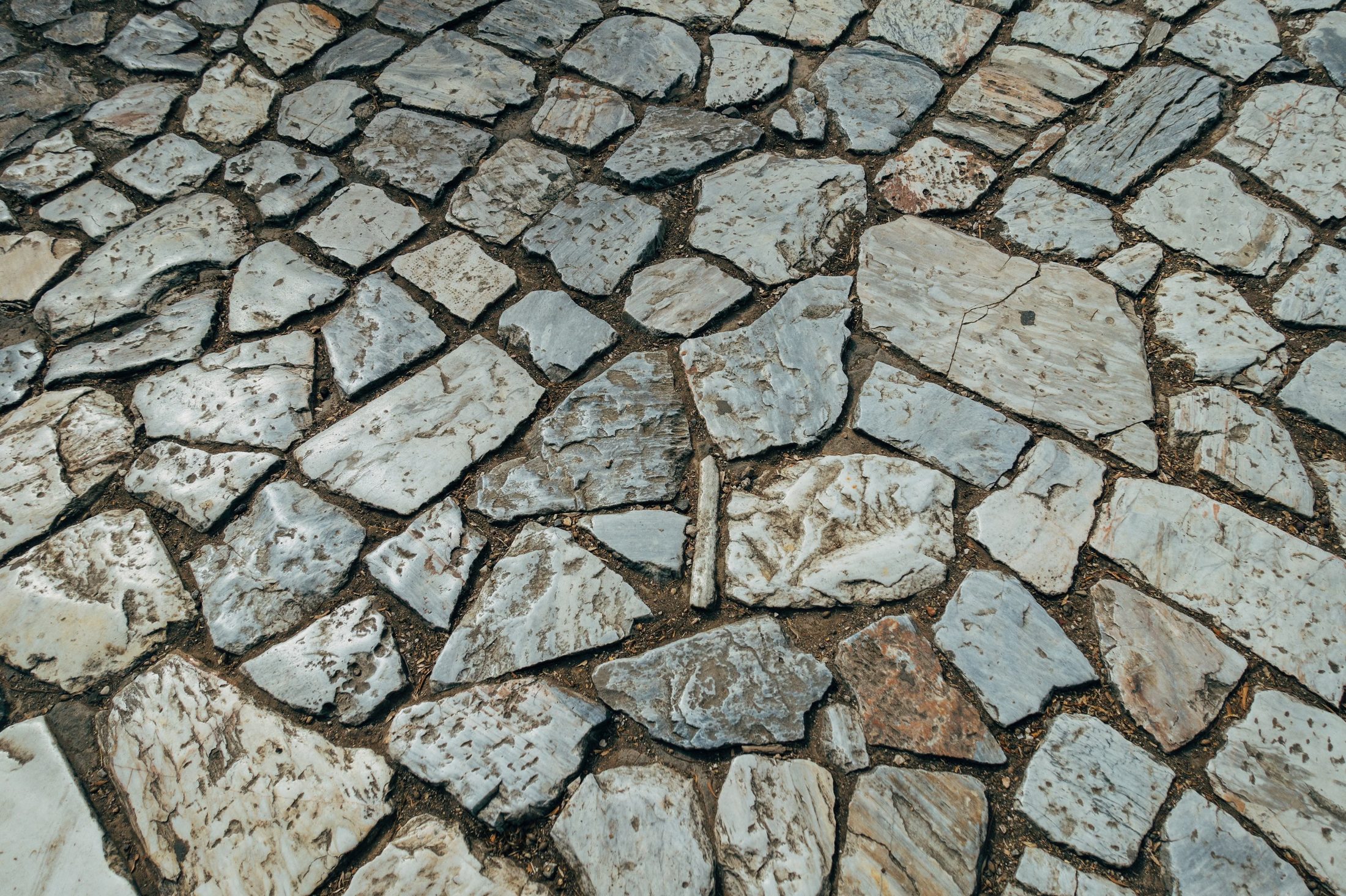 Natural stone flagstone flooring